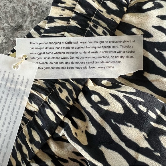 NWT Caffe Women’s Swim Shorts Coverup Black Cream Size Small - Picture 8 of 10